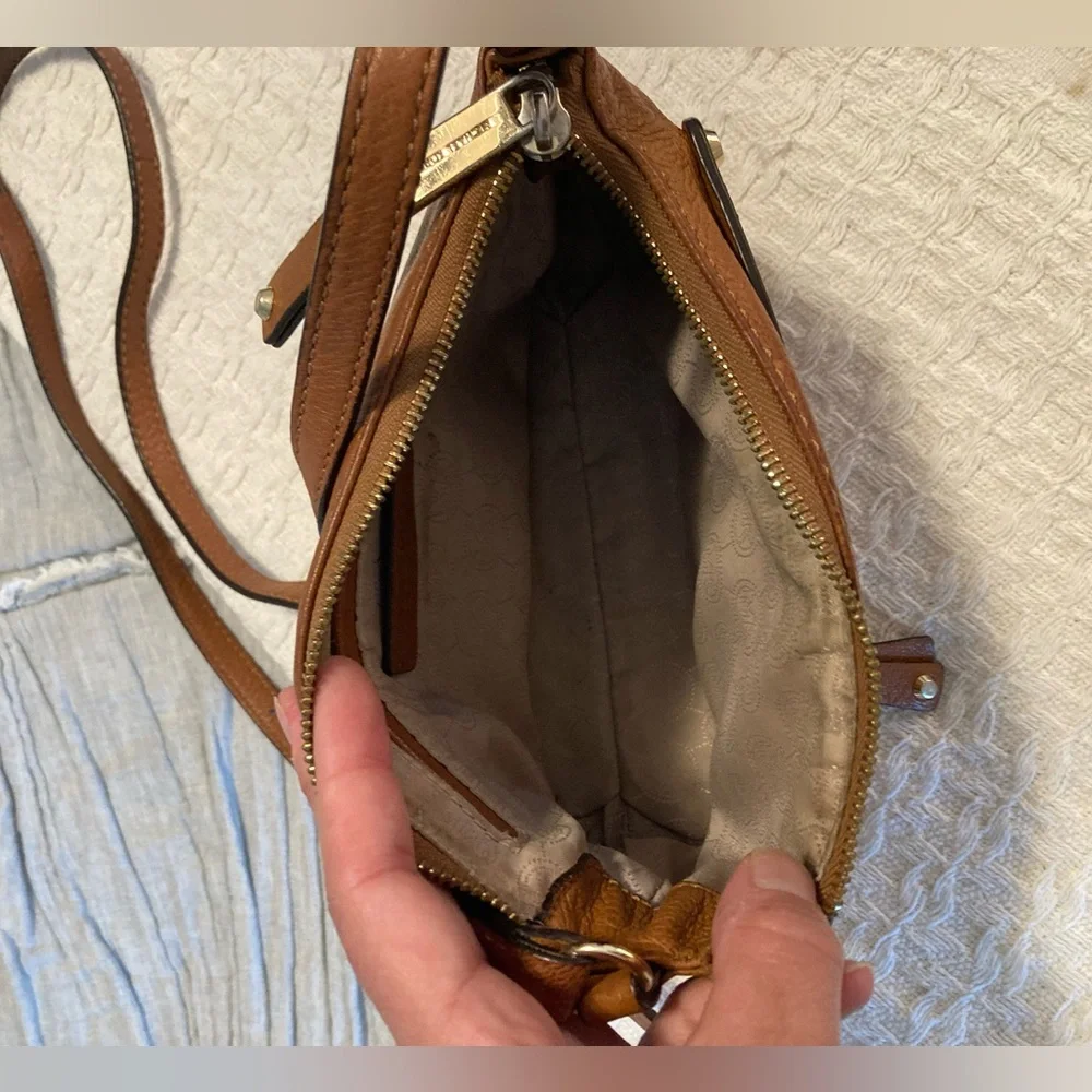 Michael Kors Gilmore Small Crossbody - Picture 7 of 9